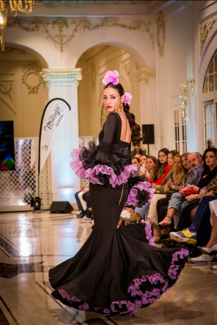 Traje de Flamenca Modelo Caracoles Liso - Imagen 8