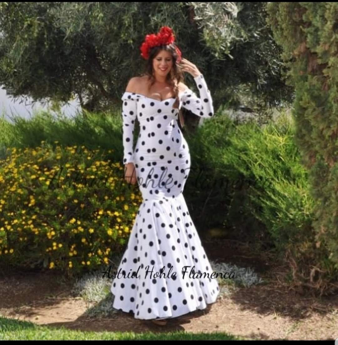 1000090133.jpg Traje de Flamenca Modelo Inés - Imagen 1