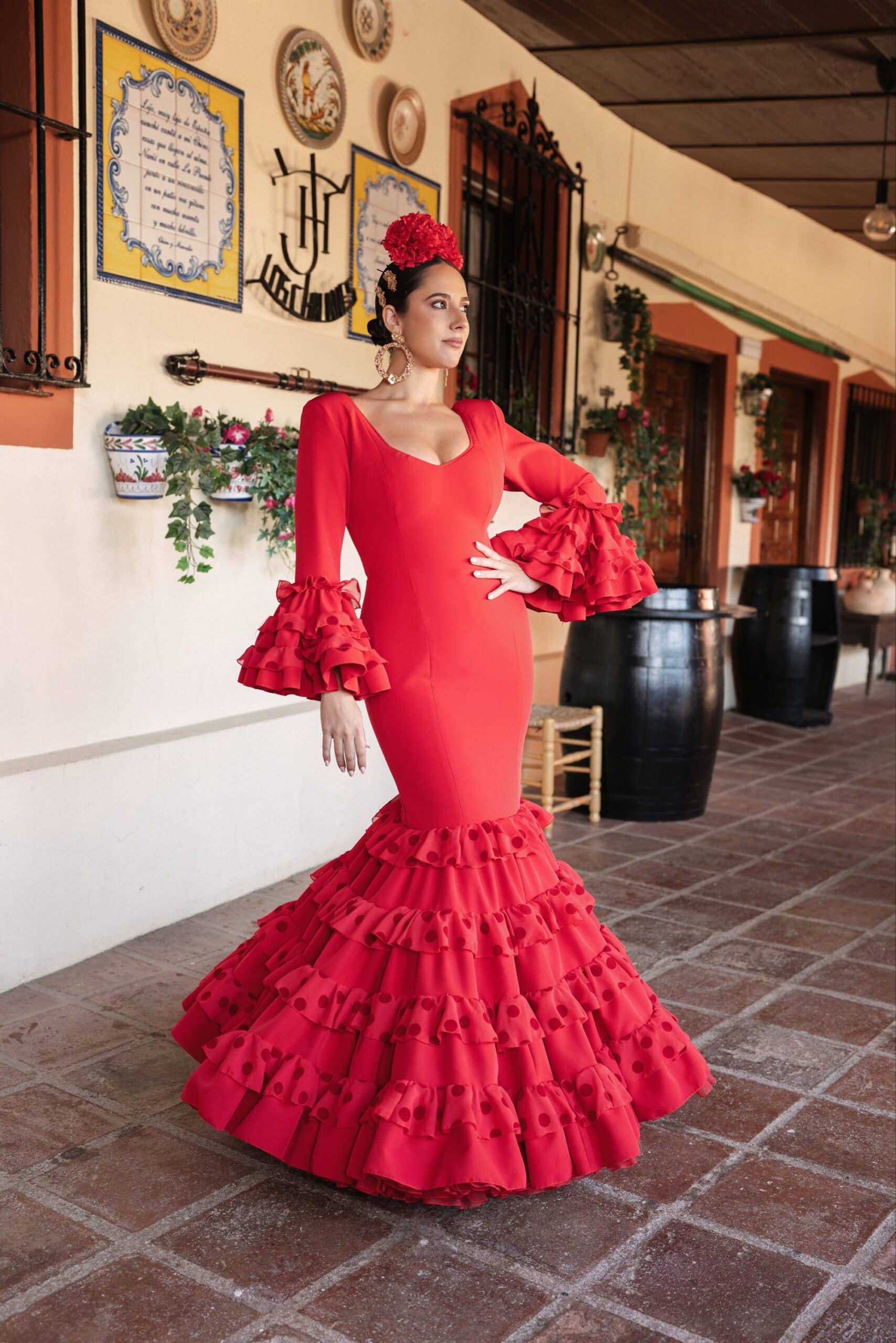 TRAJE DE FLAMENCA ROJO LISTO TRAJE DE FLAMENCA ROJO SIN TOPOS LISO