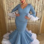 VESTIDO DE FLAMENCA MODELO ZAHARA AZUL DUCADO LUNAR BLANCO