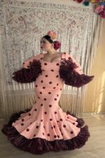 VESTIDO DE FLAMENCA MODELO CORAL CON LUNARES BURDEOS - Imagen 3