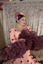 VESTIDO DE FLAMENCA MODELO CORAL CON LUNARES BURDEOS - Imagen 2