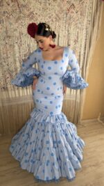 Traje de flamenca Modelo Mediterraneo celeste lunar - Imagen 9