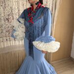 TRAJE DE FLAMENCA CANASTERO AZUL DUCADO Y BEIG MODELO VERDIAL