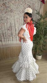 TRAJE DE FLAMENCA MODELO LOLA BLANCO NATURAL Y CAMEL - Imagen 3