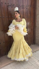 TRAJE DE FLAMENCA CANASTERO MODELO TRINI AMARILLO PASTEL