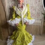 VESTIDO DE FLAMENCA MODELO SIGUA VERDE LIMA CON LUNAR BLANCO