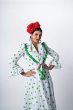 Bata Rociera Blanca con Topos Verdes
