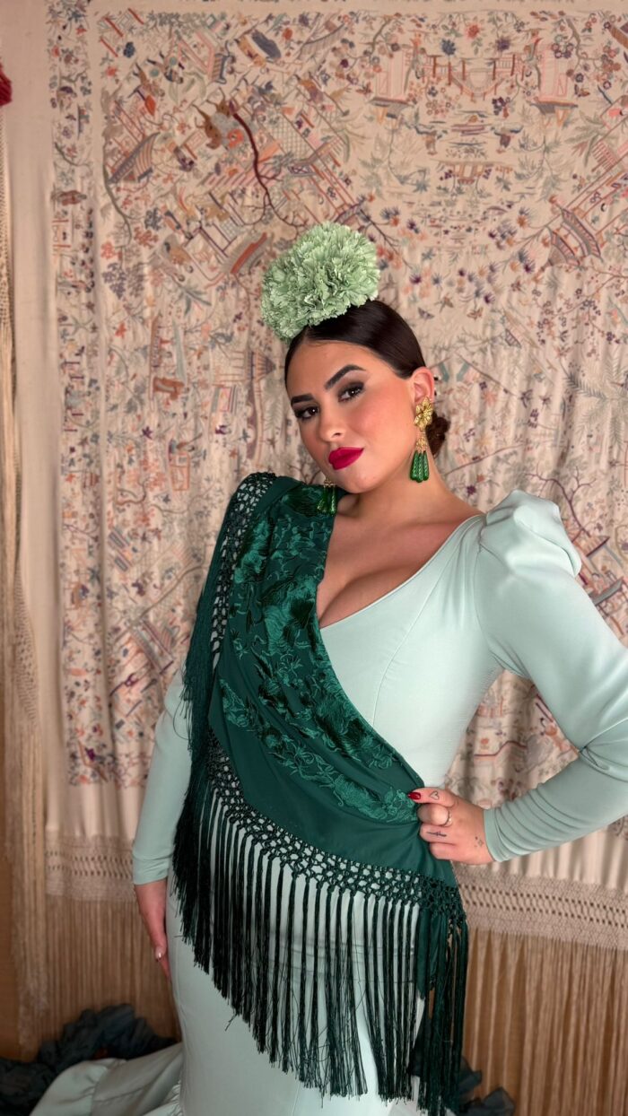 TRAJE DE FLAMENCA MODELO LUCERO VERDE MENTA - Imagen 6