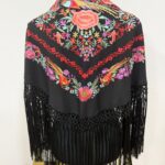 MANTONCILLO NEGRO BORDADO