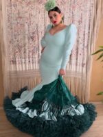 TRAJE DE FLAMENCA MODELO LUCERO VERDE MENTA - Imagen 2