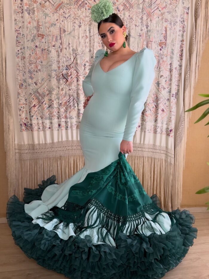 TRAJE DE FLAMENCA MODELO LUCERO VERDE MENTA - Imagen 2