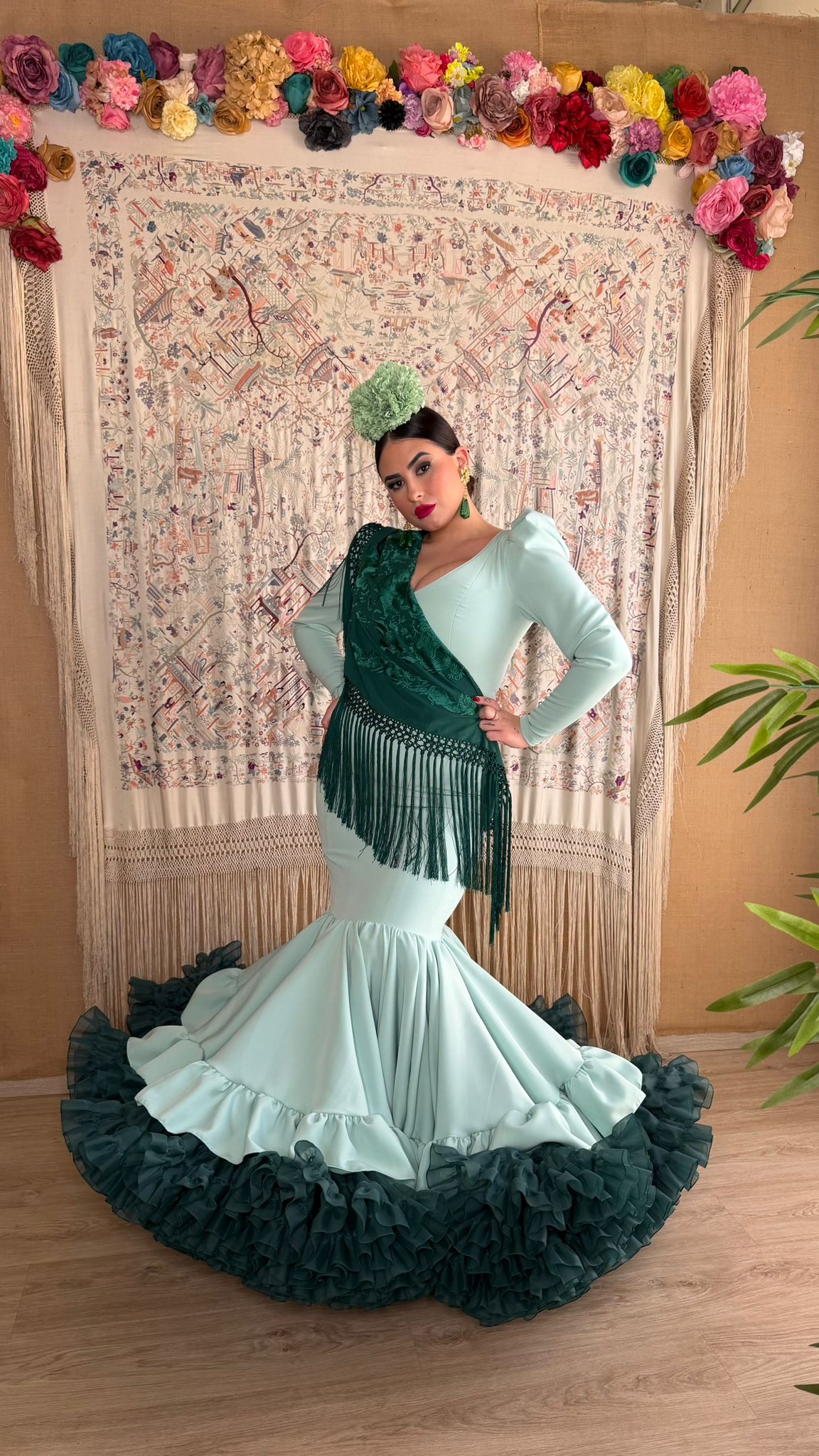 MODELO LUCERO VERDE 5 TRAJE DE FLAMENCA MODELO LUCERO VERDE MENTA - Imagen 1