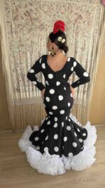TRAJE DE FLAMENCA MODELO VEJER NEGRO CON LUNAR BLANCO - Imagen 2
