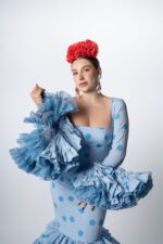 traje de flamenca azul Modelo Mediterranea