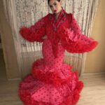 TRAJE DE FLAMENCA MODELO SALITRE FUCSIA LUNAR ROJO FLOCADO