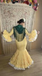 TRAJE DE FLAMENCA MODELO TARANTA AMARILLO PASTEL - Imagen 2