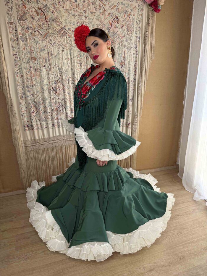 TRAJE DE FLAMENCA MODELO ESPUMA VERDE BOTELLA