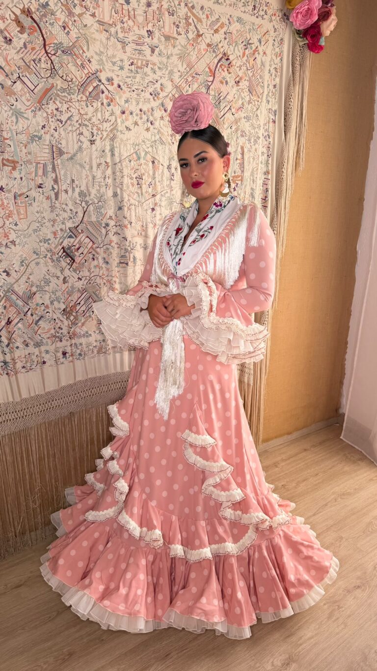 TRAJE DE FLAMENCA ROSA MODELO DULCE