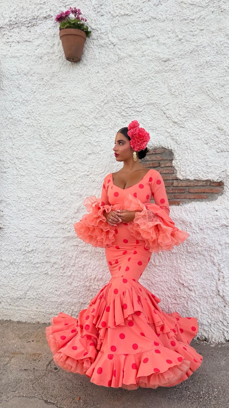 WhatsApp Image 2026-10-05 at 12.48.44 (1) TRAJE DE GITANA CORAL LUNAR CORAL OSCURO MODELO SARAY - Imagen 1