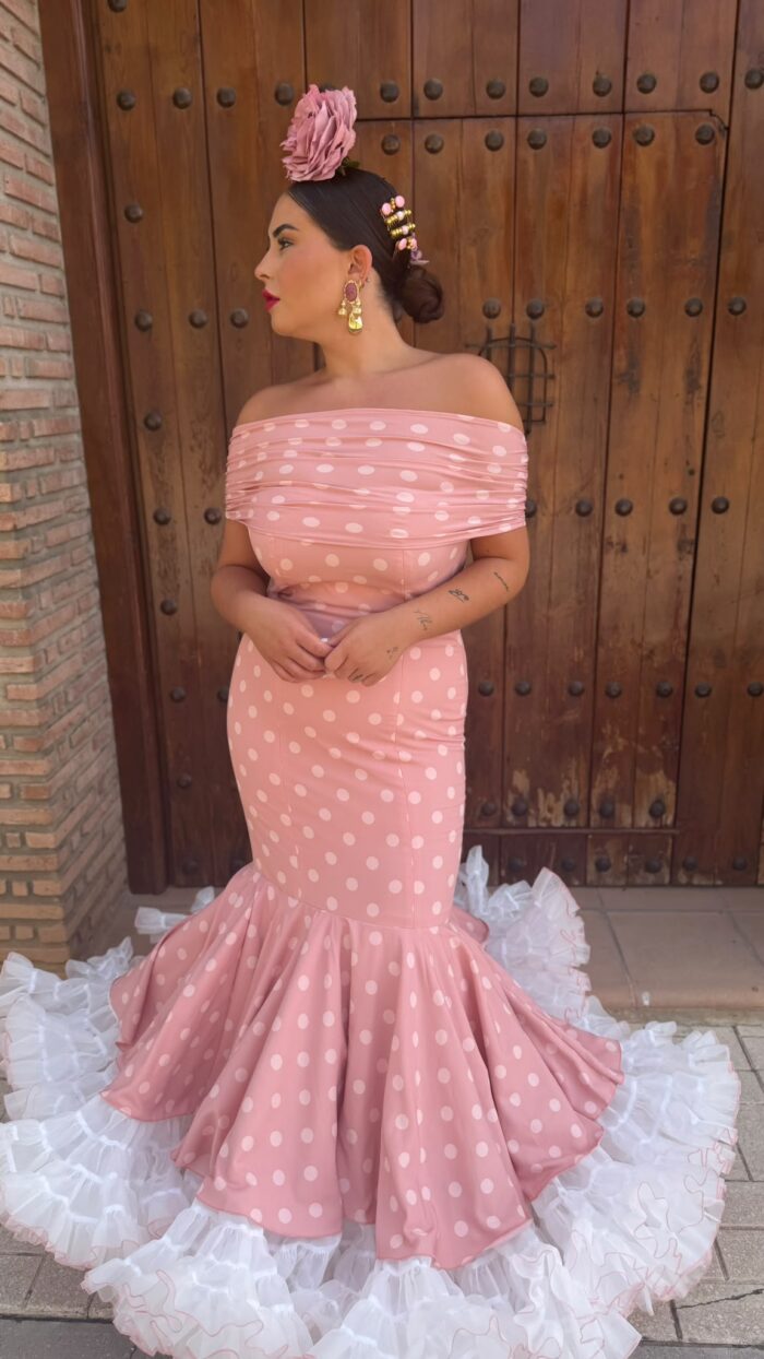 TRAJE DE FLAMENCA ROSA MODELO ZAHARA ESCOTE FRUNCIDO - Imagen 2