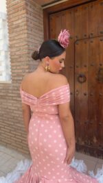 TRAJE DE FLAMENCA MODELO ZAHARA ROSA ESCOTE FRUNCIDO ESPALDA